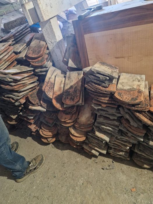 Țigla  veche in stare foarte bună