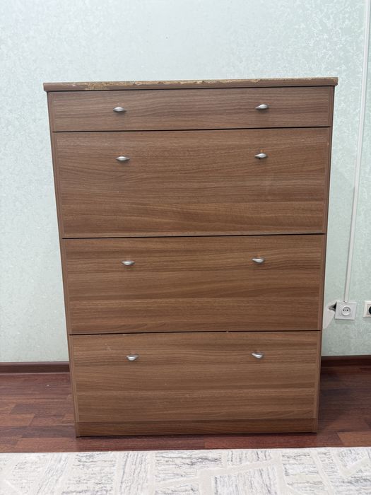 Комод и две тумбы прикроватные