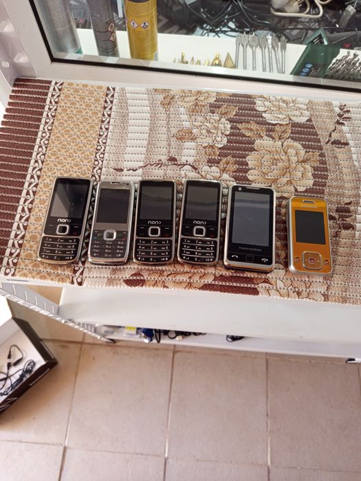 Стари телефони не са ползвани!