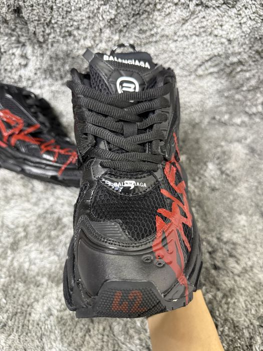 Balenciaga Runner Graffiti Black/Red