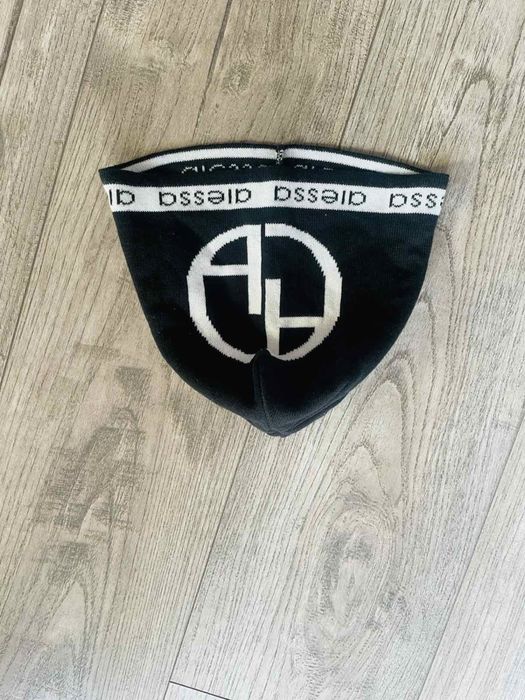 Продавам дамска шапка