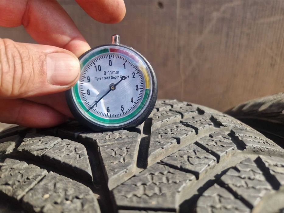 4 Yokohama R18 235/55
Зимни гуми 
DOT4220