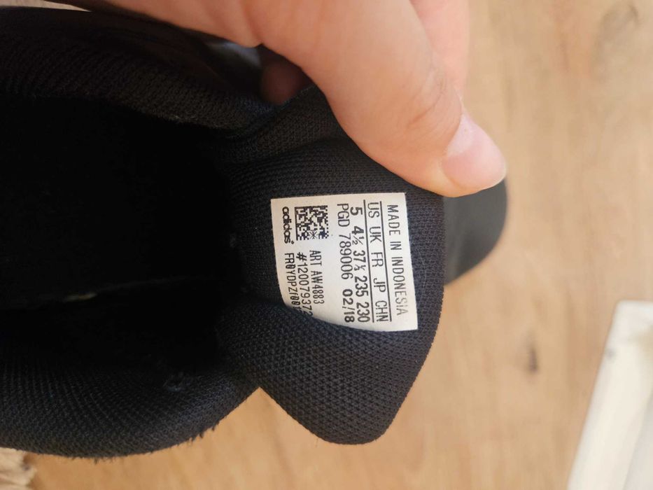 Маратонки -adidas. Размер - 37