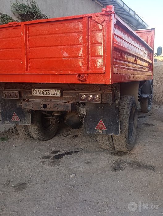 Gaz 53 sotiladi.