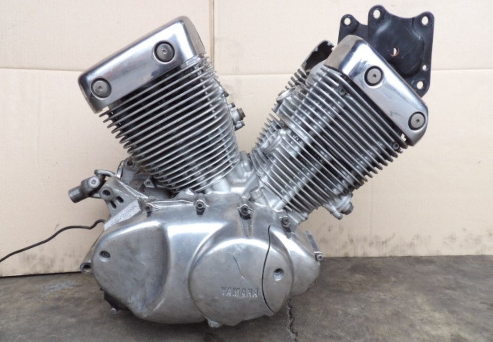 Dezmembrez Yamaha virago 535