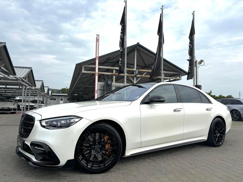 Кола под наем Мерцедес S класа лимозина