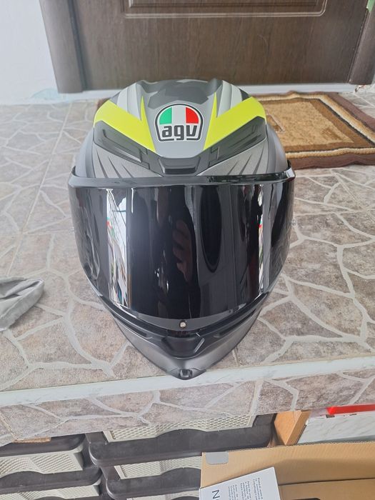 Каски AGV K6 и SHOEI NXR 2