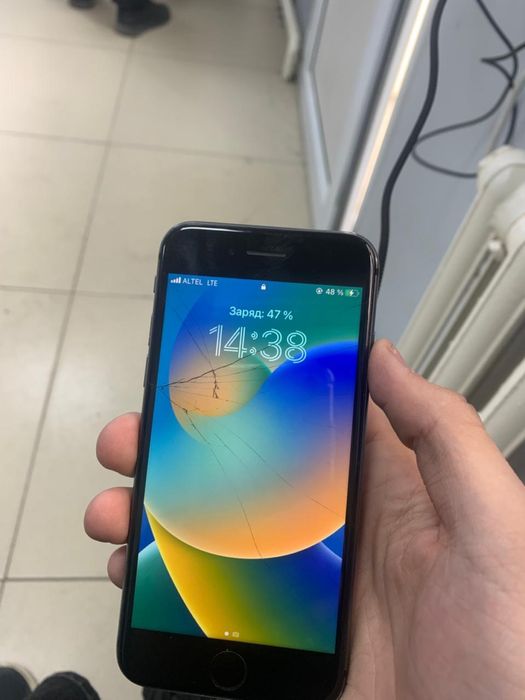 Айфон 8 сатылады без каропкы