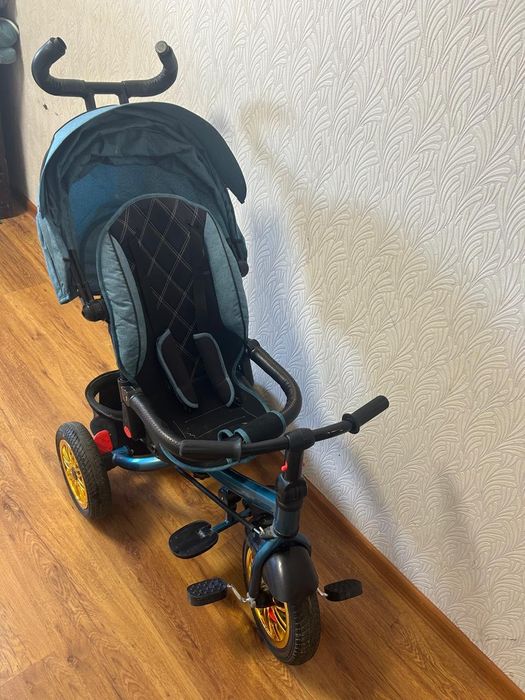 Велосипед для малышей с ручкой