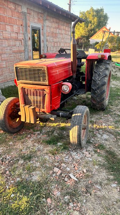 Vând tractor 445