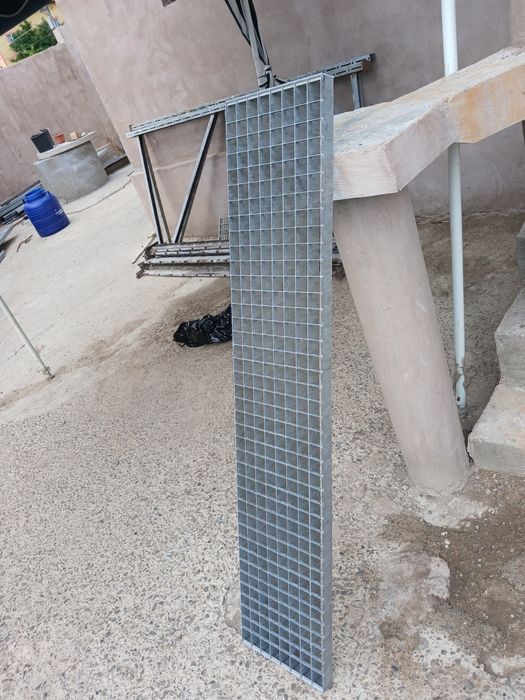 Trepte metalice zincate