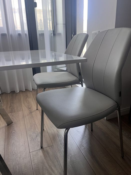 Set masa extensibila de dining cu 4 scaune