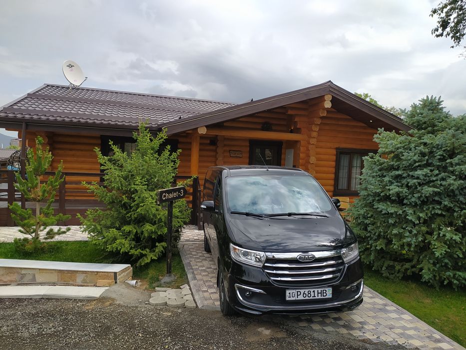 Машина на заказ комфорт 8 человек по городу по гори загород Чимган