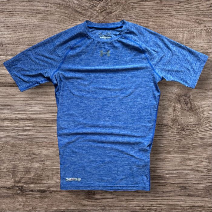 Under Armour Compression Heatgear тениска по тялото