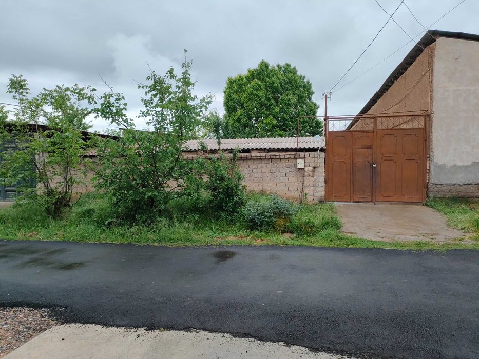 Продаётся дом, 4 комнаты 4 сотки