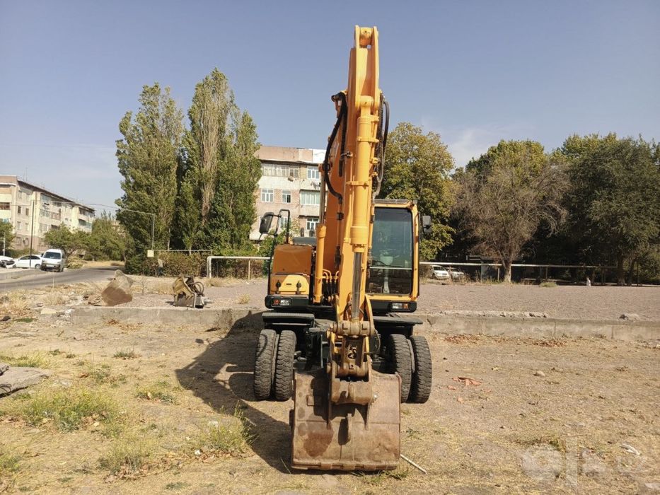 Ekskavator sotiladi Hyundai Robex