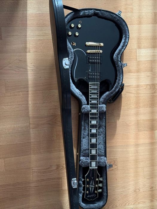 Chitara Epiphone Inspired by Gibson SG cu upgrade la doze - Gibson Slash Custombucker Alnico II, hardcase inclus