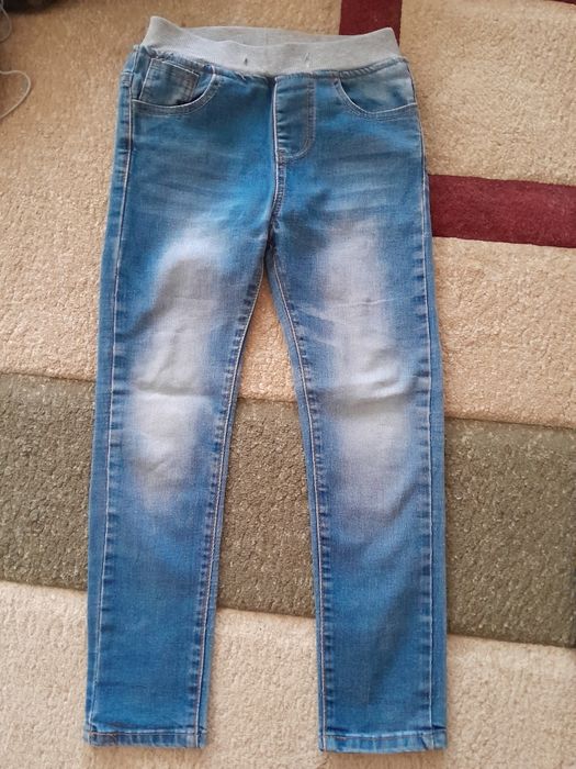 Джинсы, капри на мальчика 5-6 лет