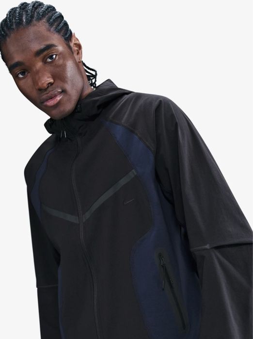 Ветровка Nike Tech