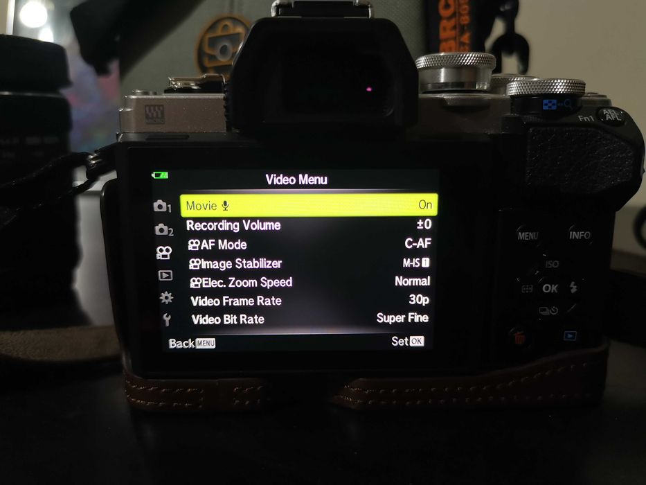 Olympus OMD E-M10 III + 2 обектива