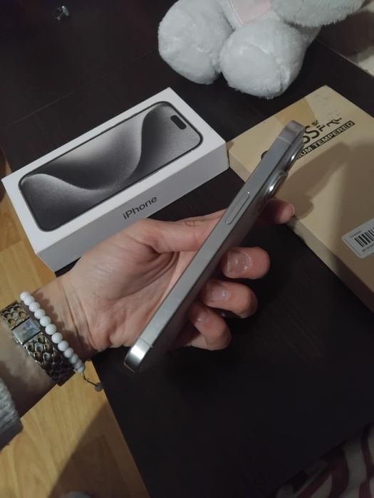 iPhone 15pro с година гаранция