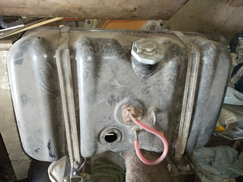 Продам топливный бак