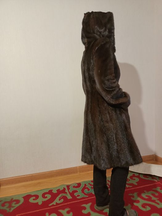 продам шуба норковая, с капюшоном