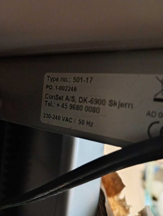 Височинно регулируемо бюро