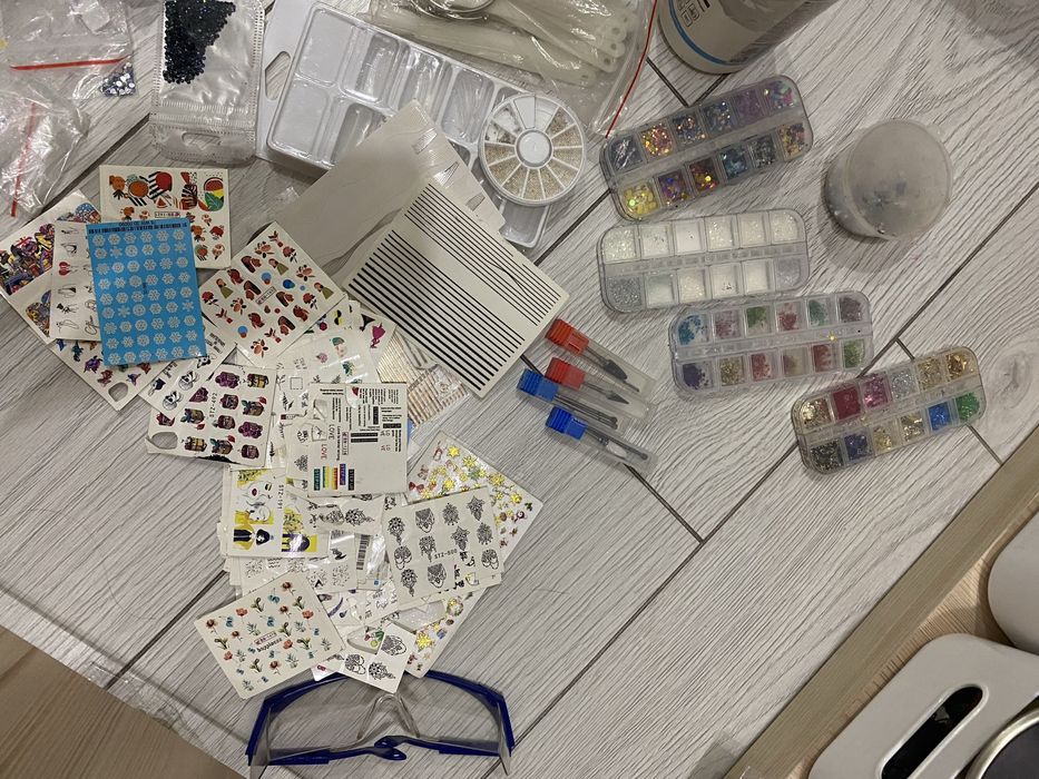 Продам все для маникюра