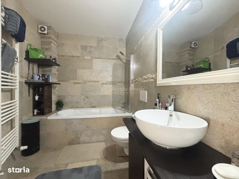 Refugiu urban cu personalitate – Casa cu mansarda si crama amenajata -
