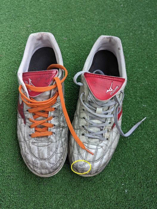 Футболни обувки 42" - бутонки, стоножки, зала