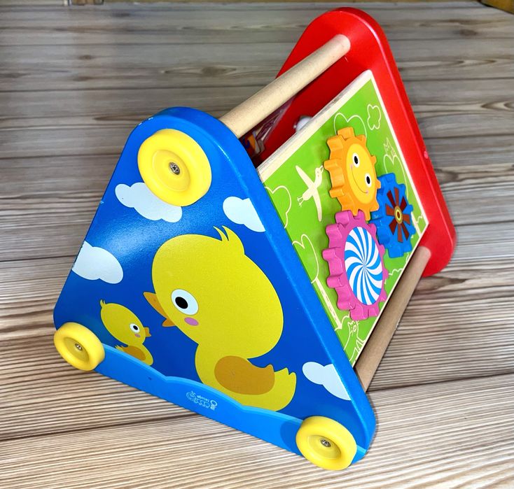 Развивающая игрушка треугольник