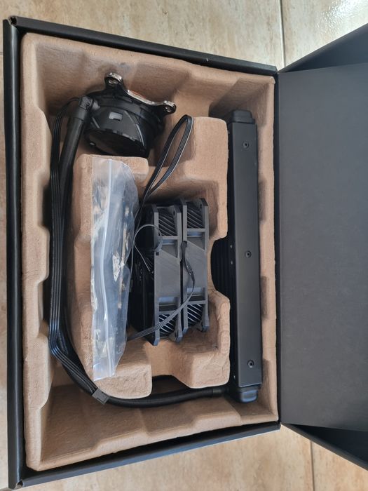Cooler lichid Asus Rog Strix LC 240