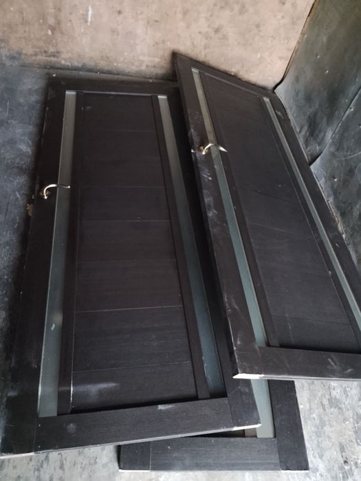 Ағаш есіктер жағдайы жақсы 4штук