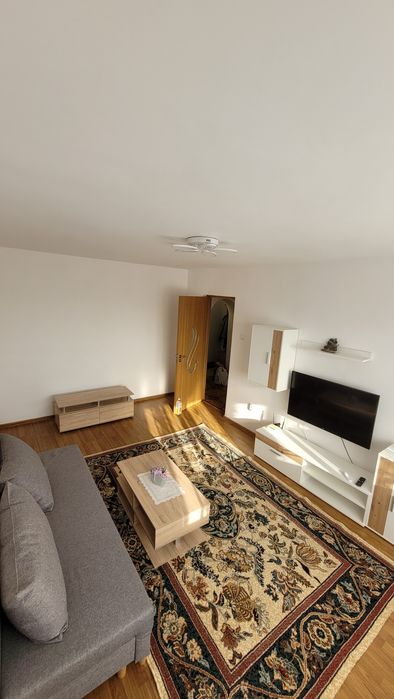 Apartanent de vanzare doua camere decomandat RM Sarat