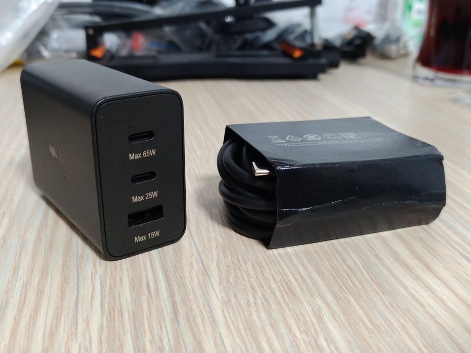 Samsung 65W Power Adapter Trio Нови