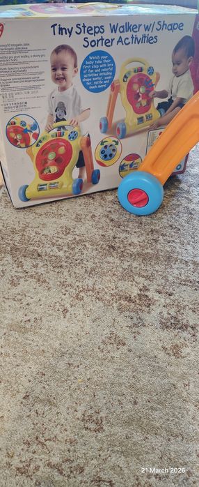 Premergator Playgo Tiny Steps Walker with Shape Sorter Activities