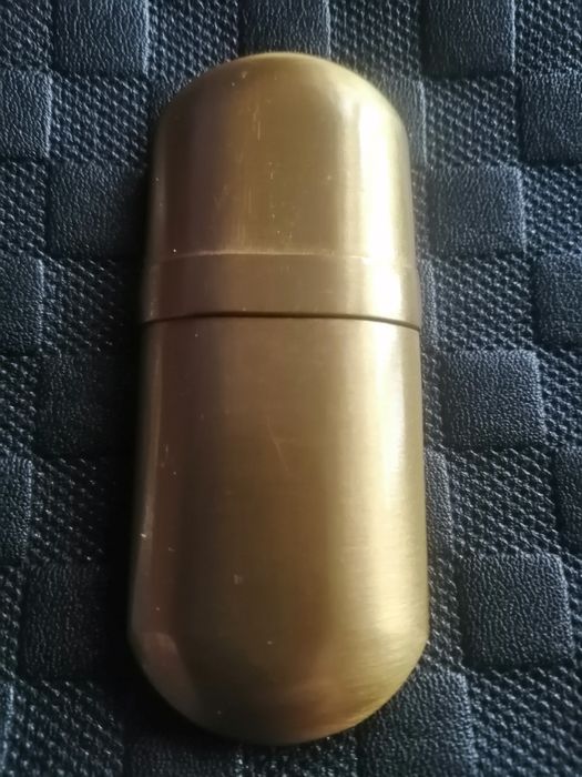 Зажигалка бензиновая.