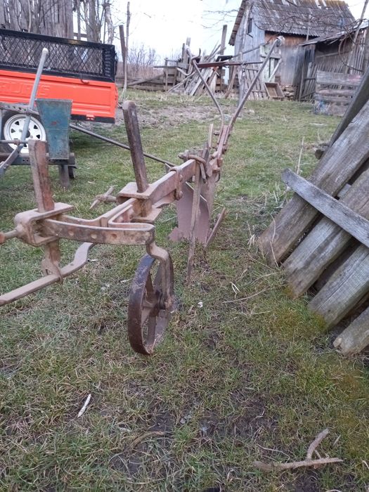 Vând utilaje agricole pentru cal