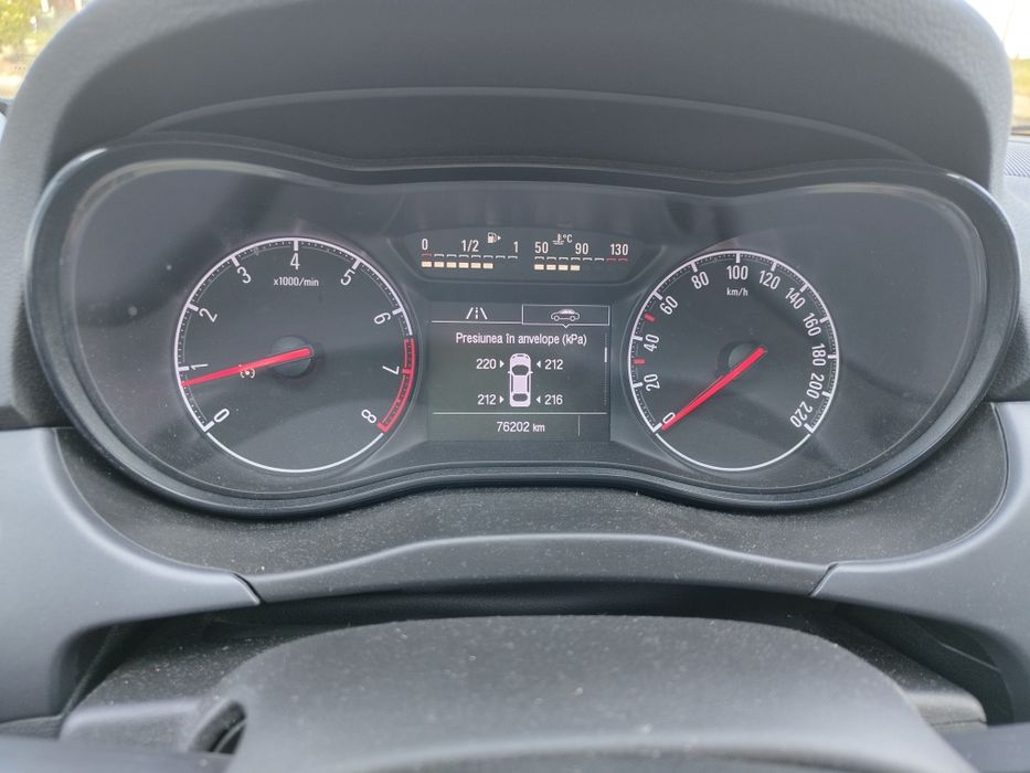 Vând Opel CORSA F