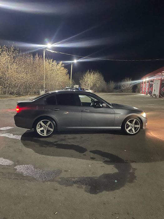 Продам BMW E90 рестайлинг