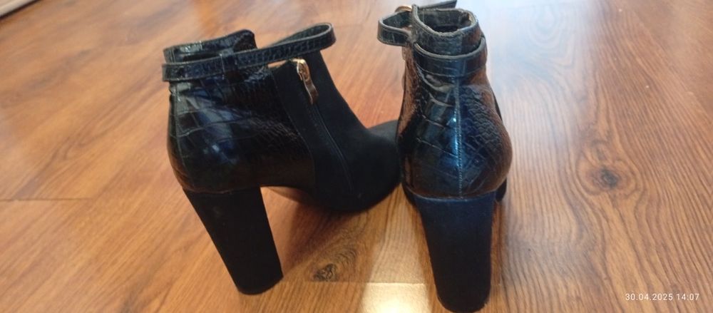 Дамски къси боти