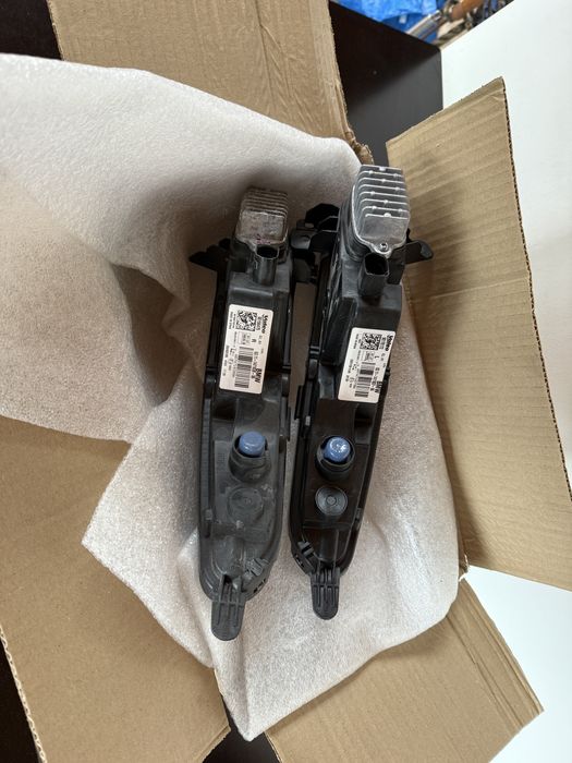 BMW i3 / BMW i3s предна броня в комплект с мигачи