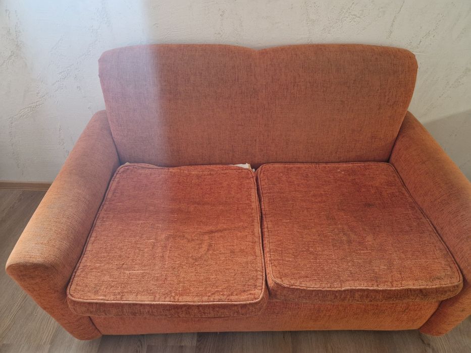 Двуместен диван нера, тегаем.