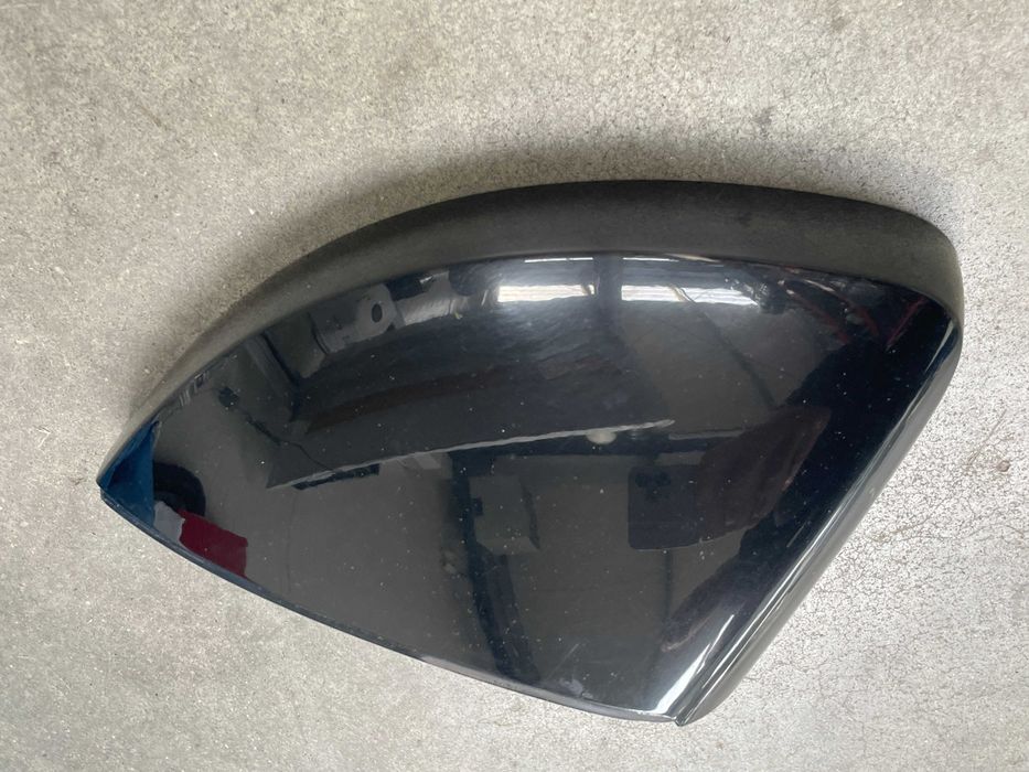capac oglinda stanga Audi A3 8V cod 8V0857527D