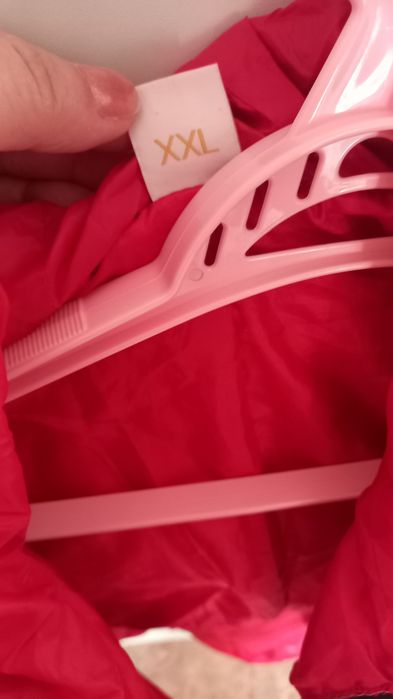 Продам женскую куртку весна