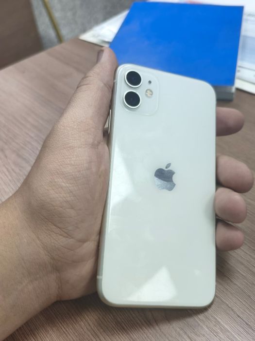 Iphone 11  , в среднем состоянии