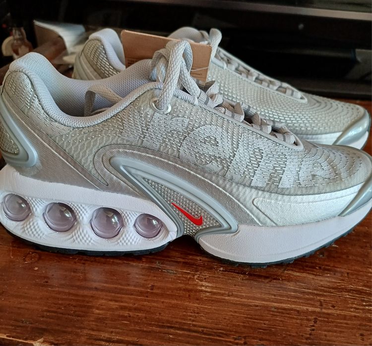 Обувки  Nike Dn or