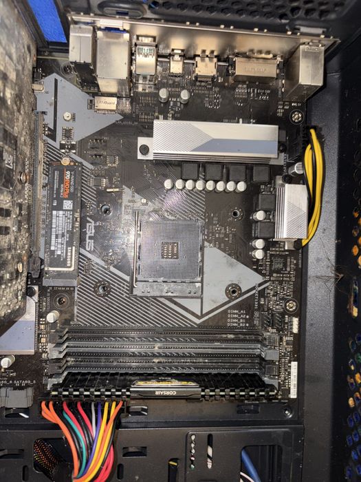 Vand pc gaming fara procesor