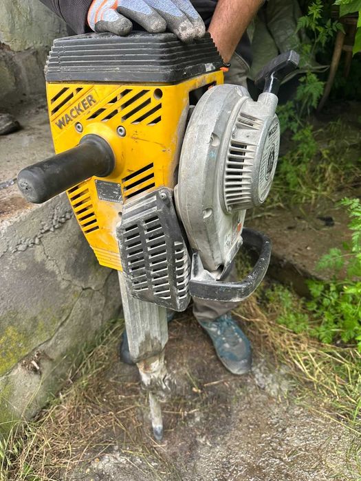 Picamer / Picon / Ciocan demolator Wacker BH23 pe benzina